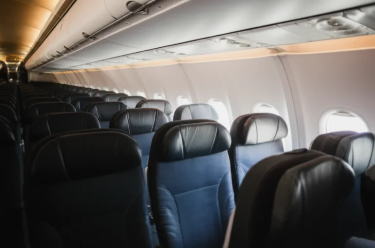 Featured image for 10 Domestic Flights in Chile That Save You Time on Vacation 2025